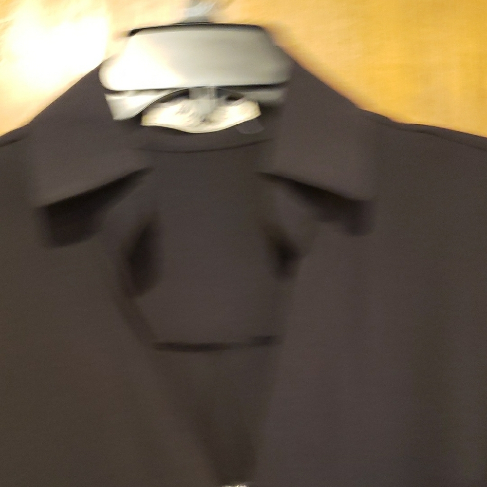 Women's Black Sleeveless Zip-Front Blouse - Picture 8 of 11
